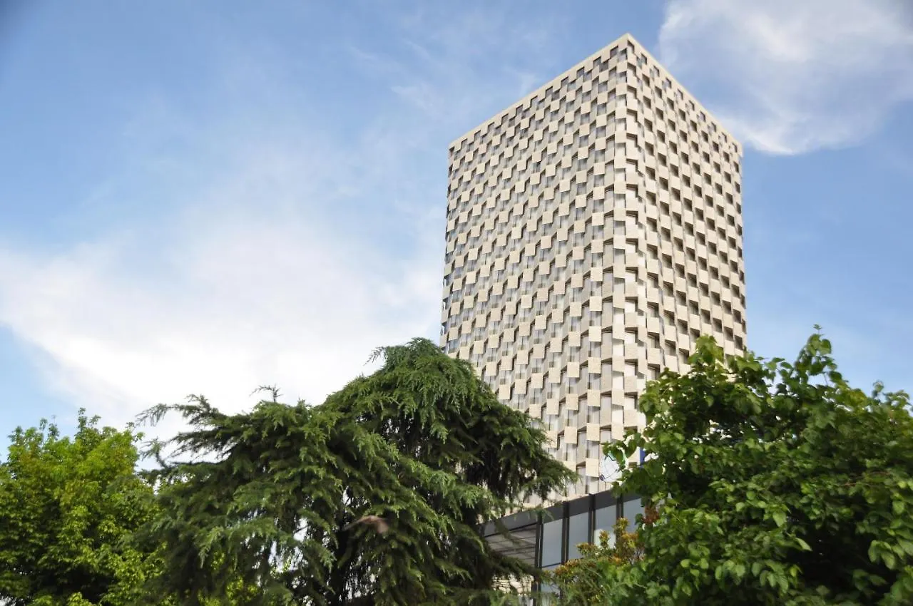 Maritim Hotel Plaza טיראנה