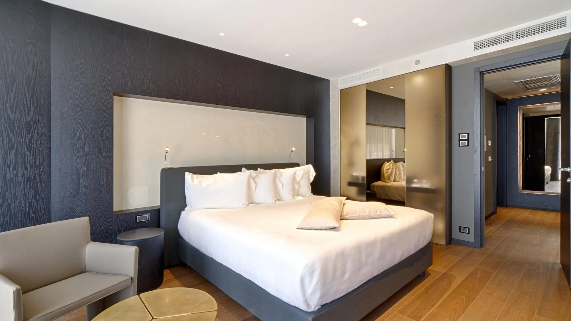 Maritim Hotel Plaza טיראנה אלבניה