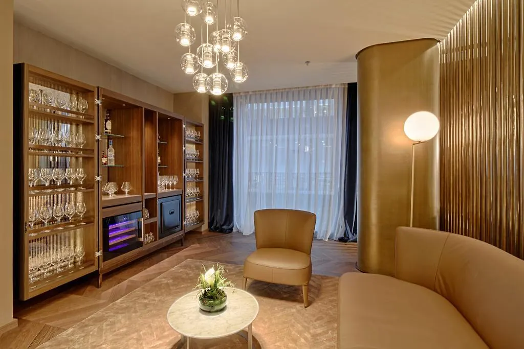 Maritim Hotel Plaza טיראנה