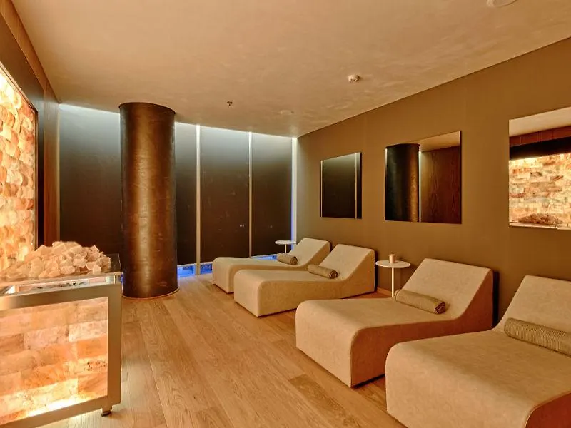 Maritim Hotel Plaza טיראנה
