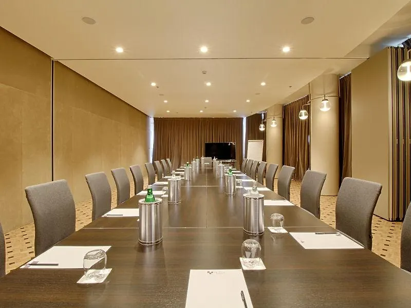 Maritim Hotel Plaza טיראנה